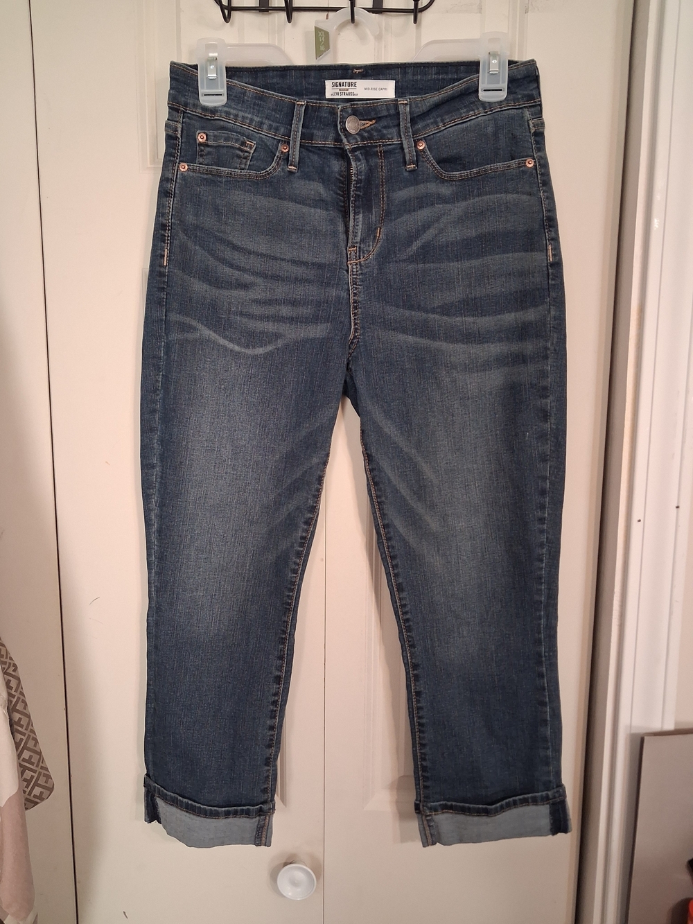 Signature by Levi Strauss Cropped Cuffed Jeans - Medium Blue
